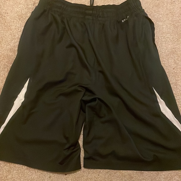 2 Nike Kobe Shorts - Picture 7 of 9